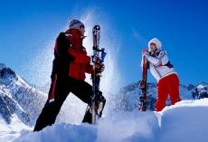 Отправляющимся на склон с родственниками можно поинтересоваться семейными ски-пассами
